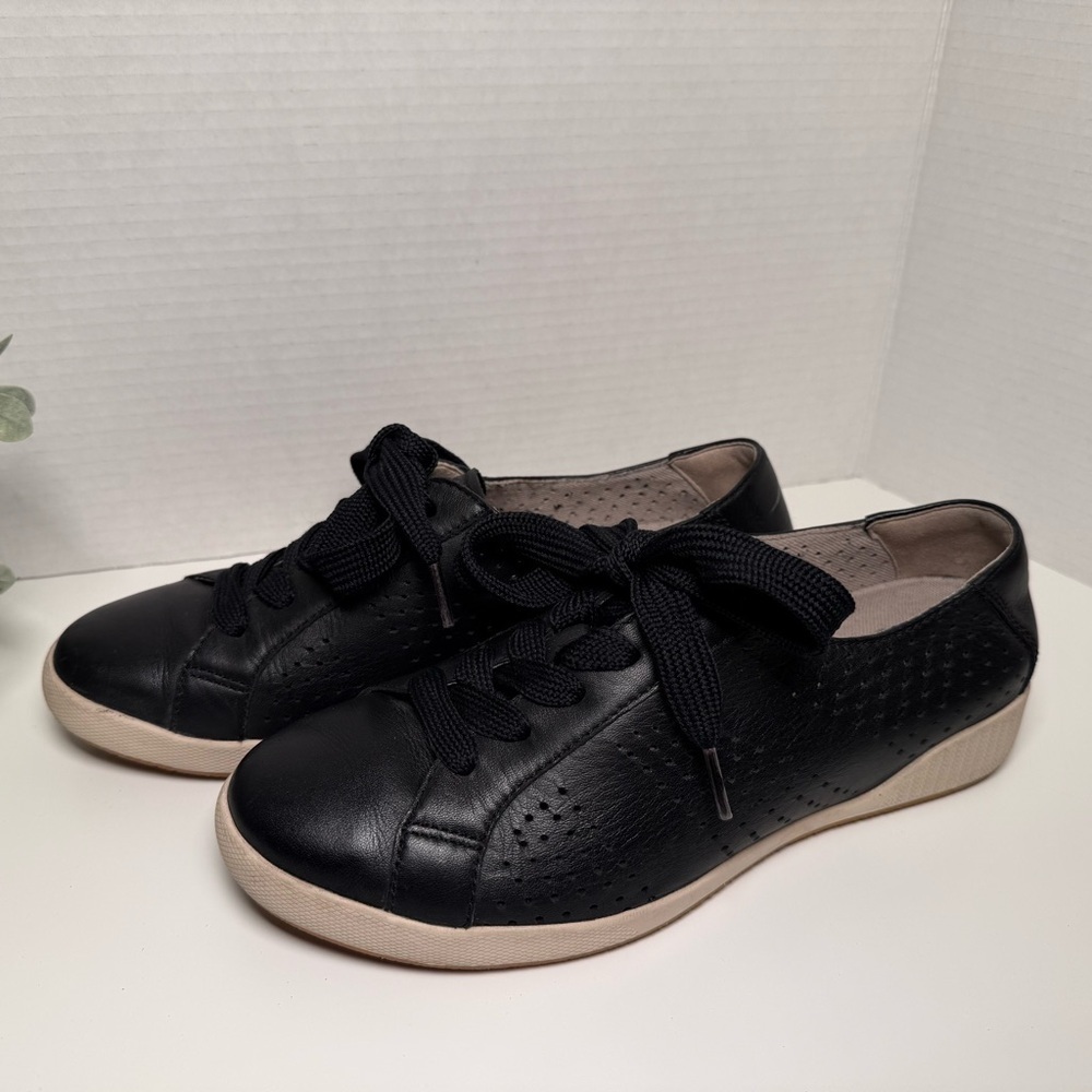 Dansko Women's Orli Sneaker - Picture 4 of 16
